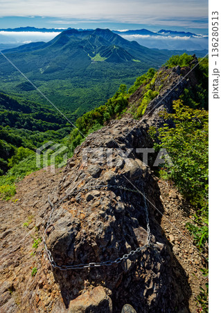 戸隠山・蟻の塔渡りから見る飯縄山 戸隠山・蟻の塔渡りから見る飯縄山 136280513
