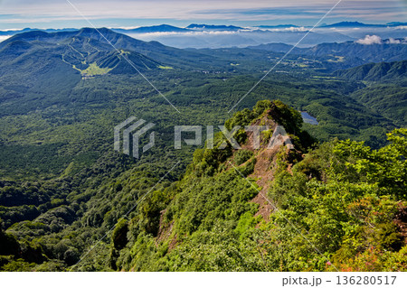 戸隠山への登りから見る蟻の塔渡りから見る飯縄山・四阿山・浅間山、富士山・八ヶ岳 戸隠山への登りから見る蟻の塔渡りから見る飯縄山・四阿山・浅間山、富士山・八ヶ岳 136280517