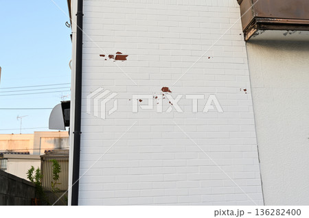 外壁損傷　老朽化　劣化　住居　店舗 136282400