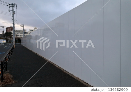 仮囲い（万能鋼板） 136282909