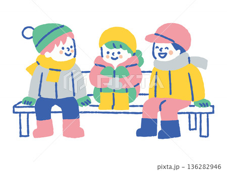 冬の公園で遊ぶ子どもたち_色 136282946