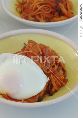懐かしい定番の味のナポリタンスパゲッティー 136283025