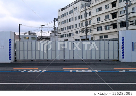 仮囲い（パネルキャスターゲート） 136283095