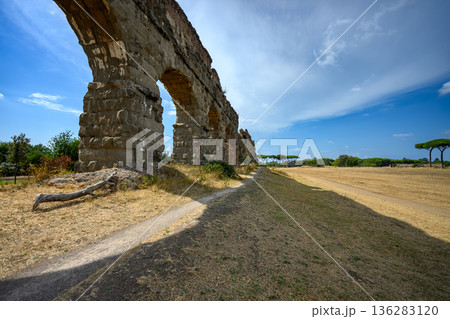 Classical Aqueduct Architecture in Parco degli Acquedotti, Rome 136283120