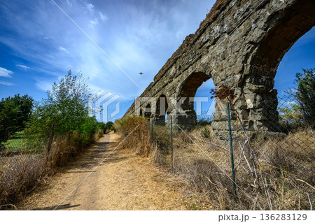 Historic Stone Aqueduct Structure in Parco degli Acquedotti, Rome 136283129