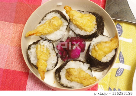 美味しい三重県発祥の名古屋飯の天むす 136283159