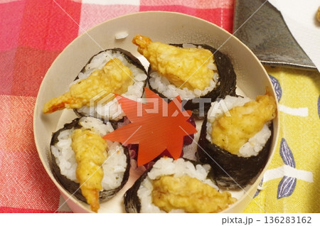 美味しい三重県発祥の名古屋飯の天むす 美味しい三重県発祥の名古屋飯の天むす 136283162