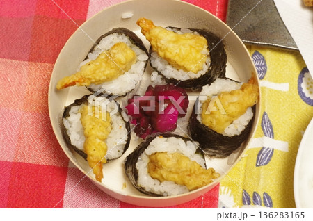 美味しい三重県発祥の名古屋飯の天むす 136283165