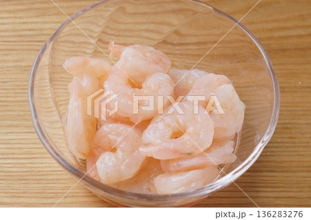 むき海老食材 136283276