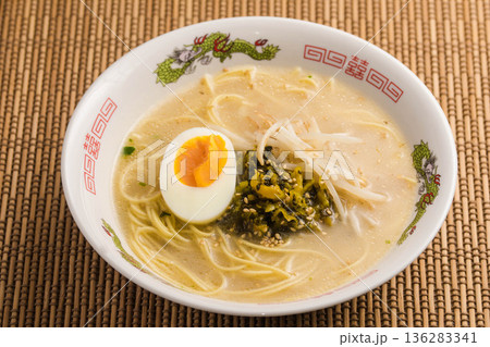 高菜とんこつラーメン 高菜とんこつラーメン 136283341