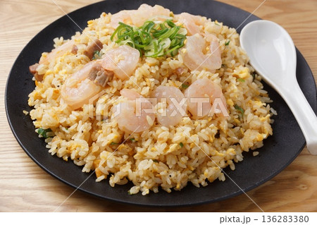 海老チャーハン　中華 136283380