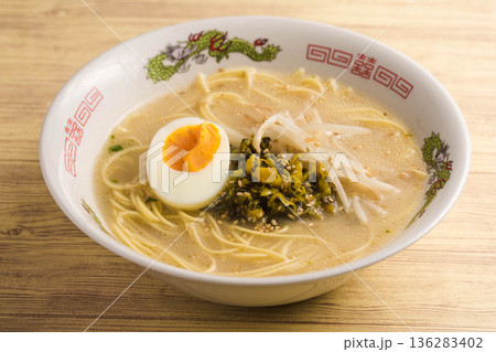 高菜とんこつラーメン 136283402