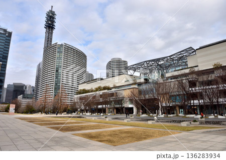 みなとみらいグランモール公園風景 136283934