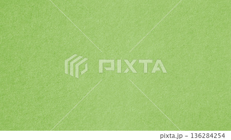 ざらざら風合いのある緑の紙素材 ざらざら風合いのある緑の紙素材 136284254