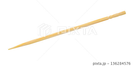Wooden toothpicks isolated on white background 136284576