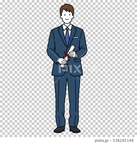 卒業証書を持つスーツ姿の卒業生（男性） 136285148