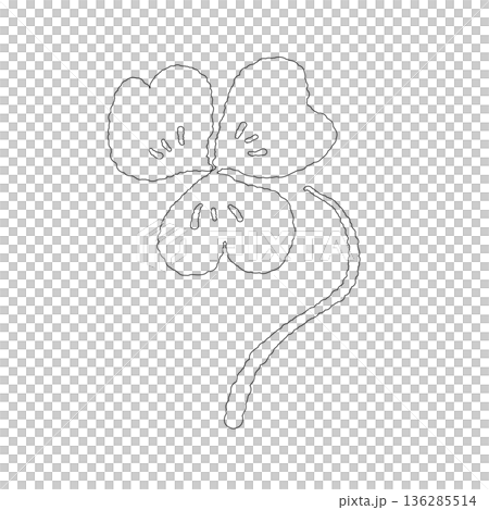 一株簡單的三葉草，葉子呈現可愛的心型。 136285514