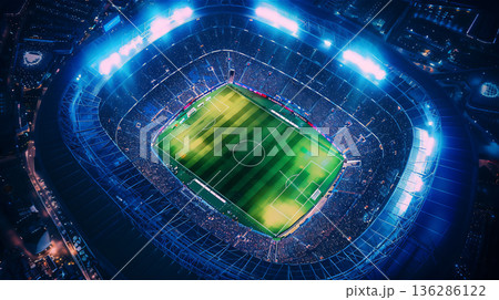 夜のサッカースタジアムの空撮 夜のサッカースタジアムの空撮 136286122