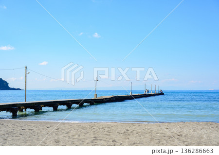 海にかかる橋（原岡桟橋） 136286663