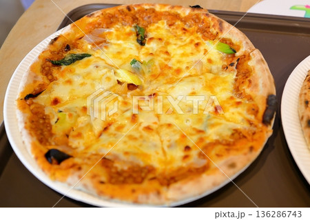 美味しそうなピザ 美味しそうなピザ 136286743