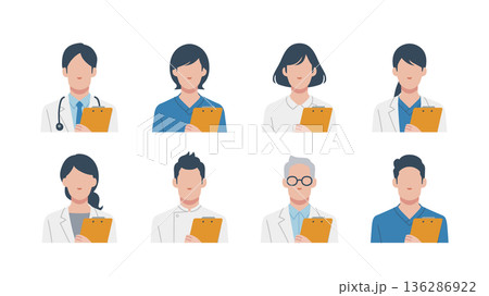 クリップボードを持った医療従事者 クリップボードを持った医療従事者 136286922