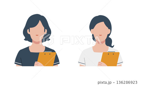 クリップボードを持ったエステティシャン 136286923