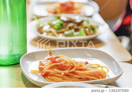 イタリアンレストランのパスタランチ イタリアンレストランのパスタランチ 136287080
