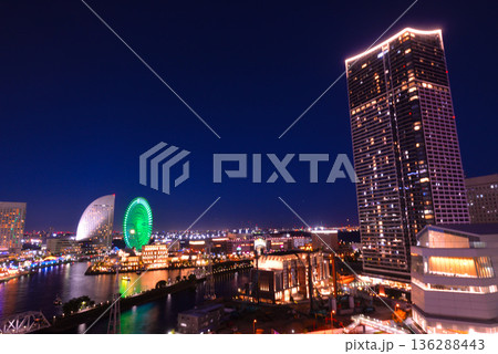 桜木町ワシントンホテルから見たみなとみらいの夜景 136288443