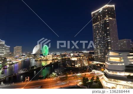 桜木町ワシントンホテルから見たみなとみらいの夜景 136288444