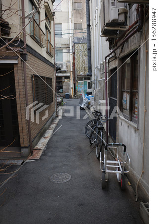 路地裏のある路地 路地裏のある路地 136288947