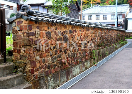 トンバイ塀のある裏通り トンバイ塀 塀 佐賀県 有田 陶器 トンバイ塀のある裏通り トンバイ塀 塀 佐賀県 有田 陶器 136290160