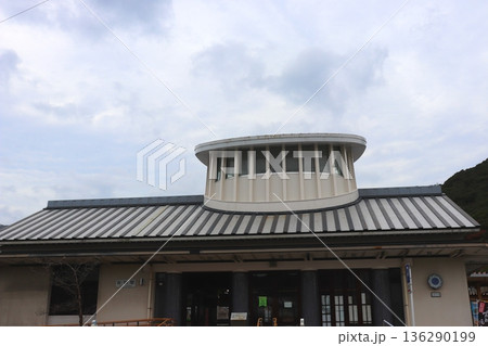 有田駅　佐賀県　有田　JR佐世保線　JR　松浦鉄道　電車　ホーム　駅舎　駅　JR九州 136290199