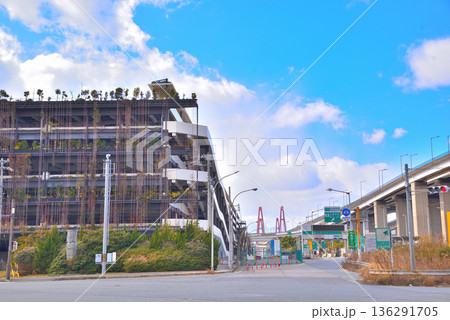 《愛知県》名古屋市金城ふ頭の風景 金城ふ頭駐車場 《愛知県》名古屋市金城ふ頭の風景 金城ふ頭駐車場 136291705