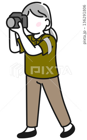 女性カメラマン 136291806