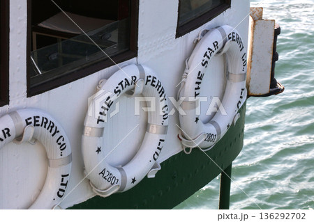 香港スターフェリーの救命ブイ 香港スターフェリーの救命ブイ 136292702