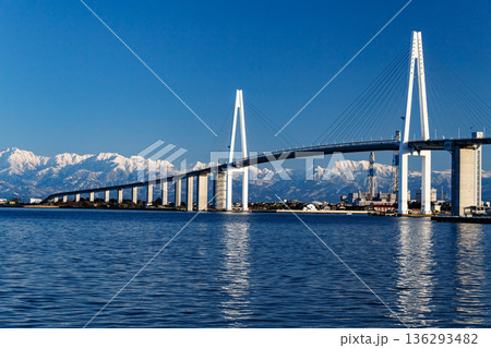 海を渡る大橋 海を渡る大橋 136293482