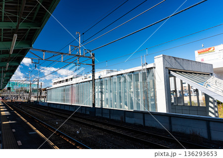 若葉台駅のプラットホームから北西方向を眺める 東京都稲城市若葉台 若葉台駅のプラットホームから北西方向を眺める 東京都稲城市若葉台 136293653