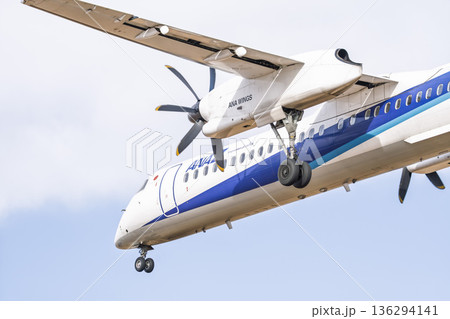 冬の仙台空港 着陸中の飛行機 宮城県名取市 冬の仙台空港 着陸中の飛行機 宮城県名取市 136294141