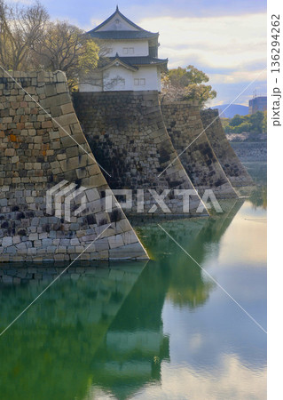 大阪城・外堀と城郭（大阪府・大阪市） 136294262