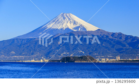 西伊豆から見た富士山 136295600