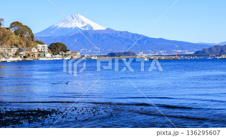 西伊豆から見た富士山 西伊豆から見た富士山 136295607
