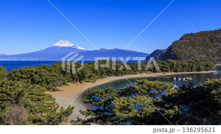 西伊豆から見た富士山 136295621