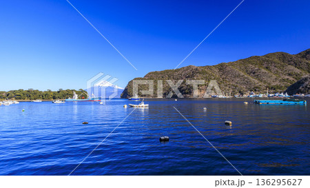 西伊豆から見た富士山 136295627