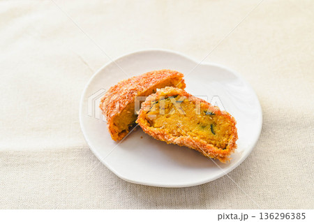 栗かぼちゃのコロッケ 栗かぼちゃのコロッケ 136296385