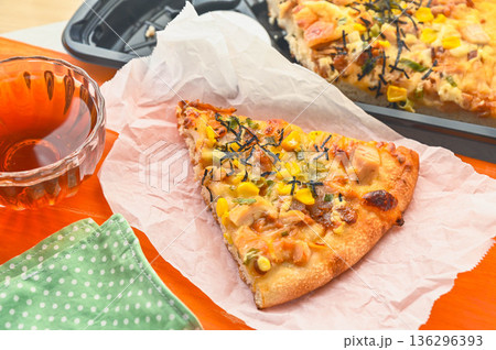 リベイクした照り焼きチキンピザ 136296393