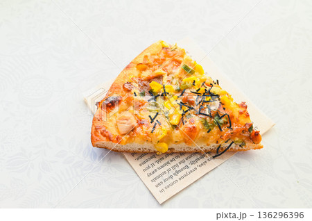 照り焼きチキンピザ 136296396