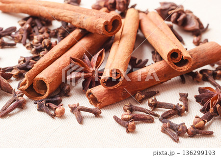 Spices cinnamon sticks anise stars and cloves Spices cinnamon sticks anise stars and cloves 136299193