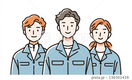 作業服を着た若い男女社員 136301439