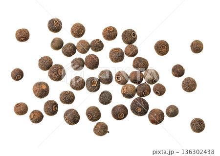 Allspice pepper isolated on white background. Jamaica pepper, Pimenta dioica or myrtle pepper. Top view Allspice pepper isolated on white background. Jamaica pepper, Pimenta dioica or myrtle pepper. Top view 136302438