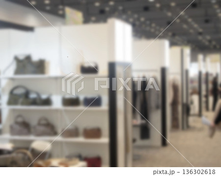展示会 展示会場 イベント イベント会場　ファッション ボケ 136302618